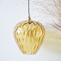 Image 1 of Suspension en verre ambré grand format