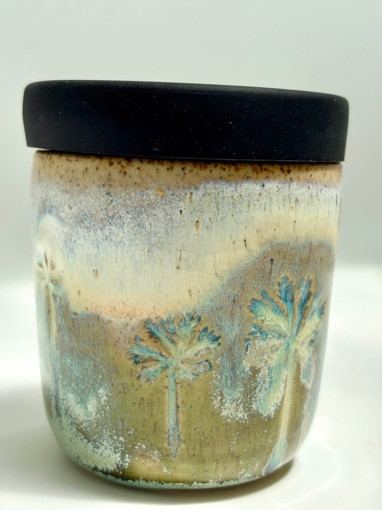 Image of Palm Cup Day Break Medium