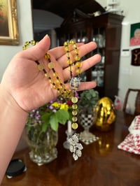 Image 3 of Rosario de la Cruz del Perdón (Amarillo/Jesus Cristo) - Hechos a mano 🙏