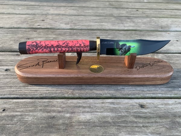 Image of Turkey Leg Handled Knife with Dustin Dattilio Artwork