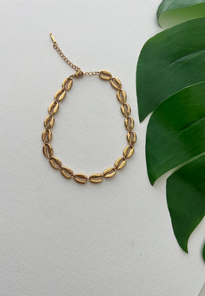 Image of RICH GIRL • Gold Cowrie Shell Anklet