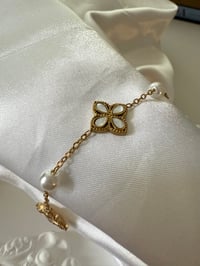 Clover Pearl Bracelet