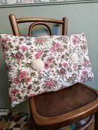Image 3 of Coussin " Jardin de Louise "