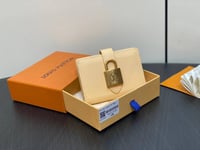 Image 20 of Lou small wallets (click to browse)