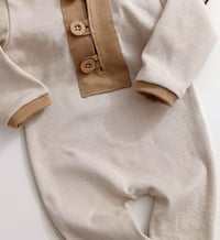 Image 4 of Photoshooting boys romper Fabio | 0-3 months | 3-6 months | beige