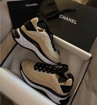 Image 2 of GISELDA RUNNERS