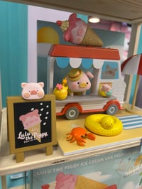 Image 1 of Lulu the Piggy Ice Cream Van Premium Set
