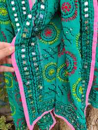 Image 4 of Thassos scarf -Green with pink trim