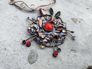 Red flower necklace 