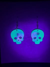 Image 2 of Green skull earrings 