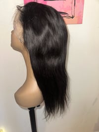 Image 2 of 18 inch straight wig 