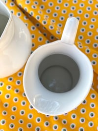 Image 8 of Grand pichet ancien - porcelaine blanche