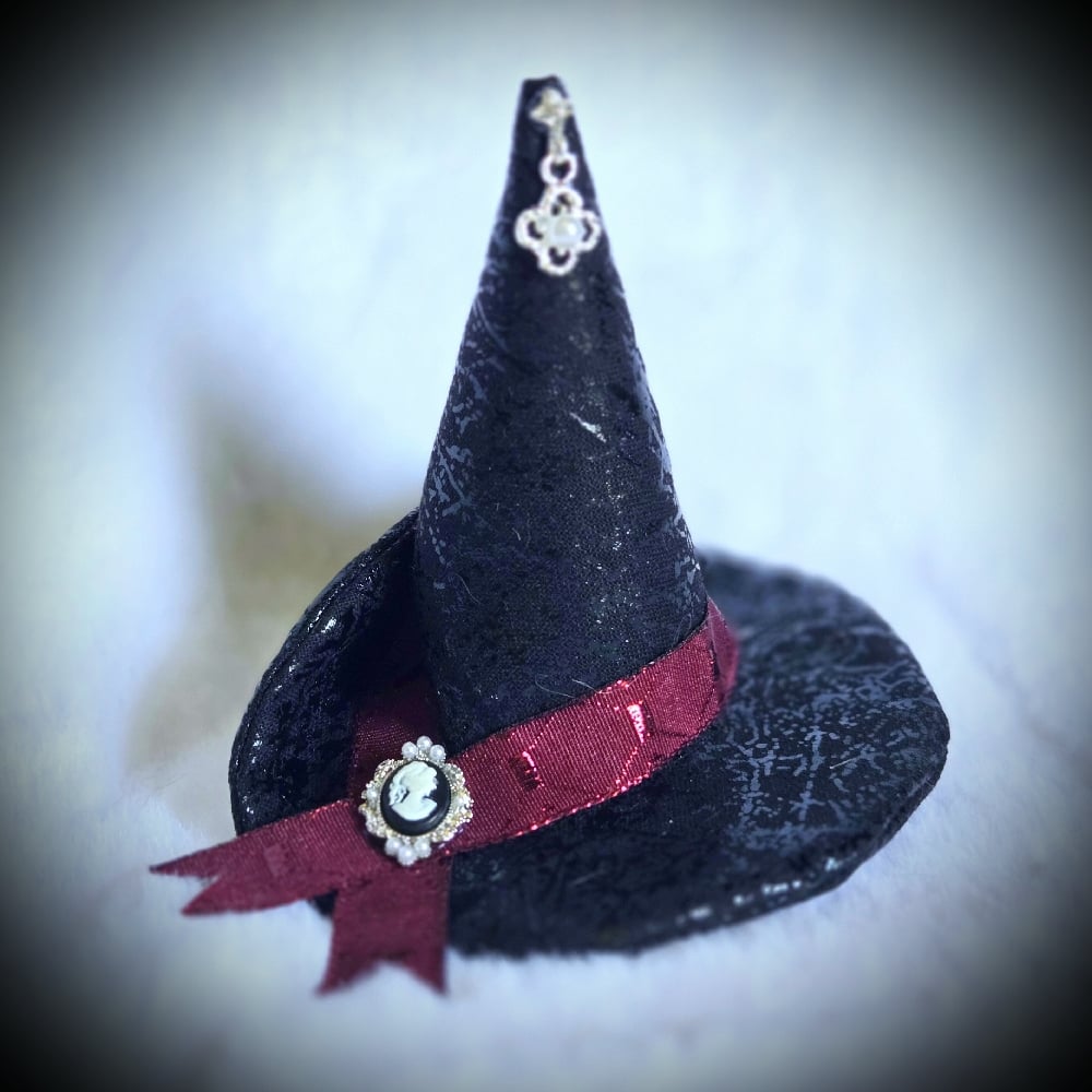 Image of Dark Witch Hat Clip