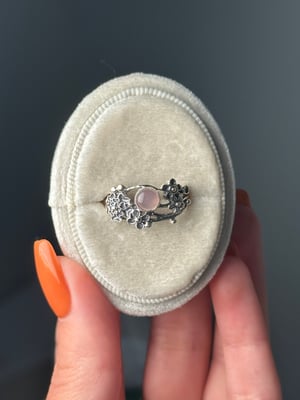 HANDMADE ROSE QUARTZ FLORAL RING SIZE 9 .925 STERLING SILVER