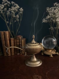 Image 1 of Encensoir à main, en laiton massif, milieu XXème siècle 