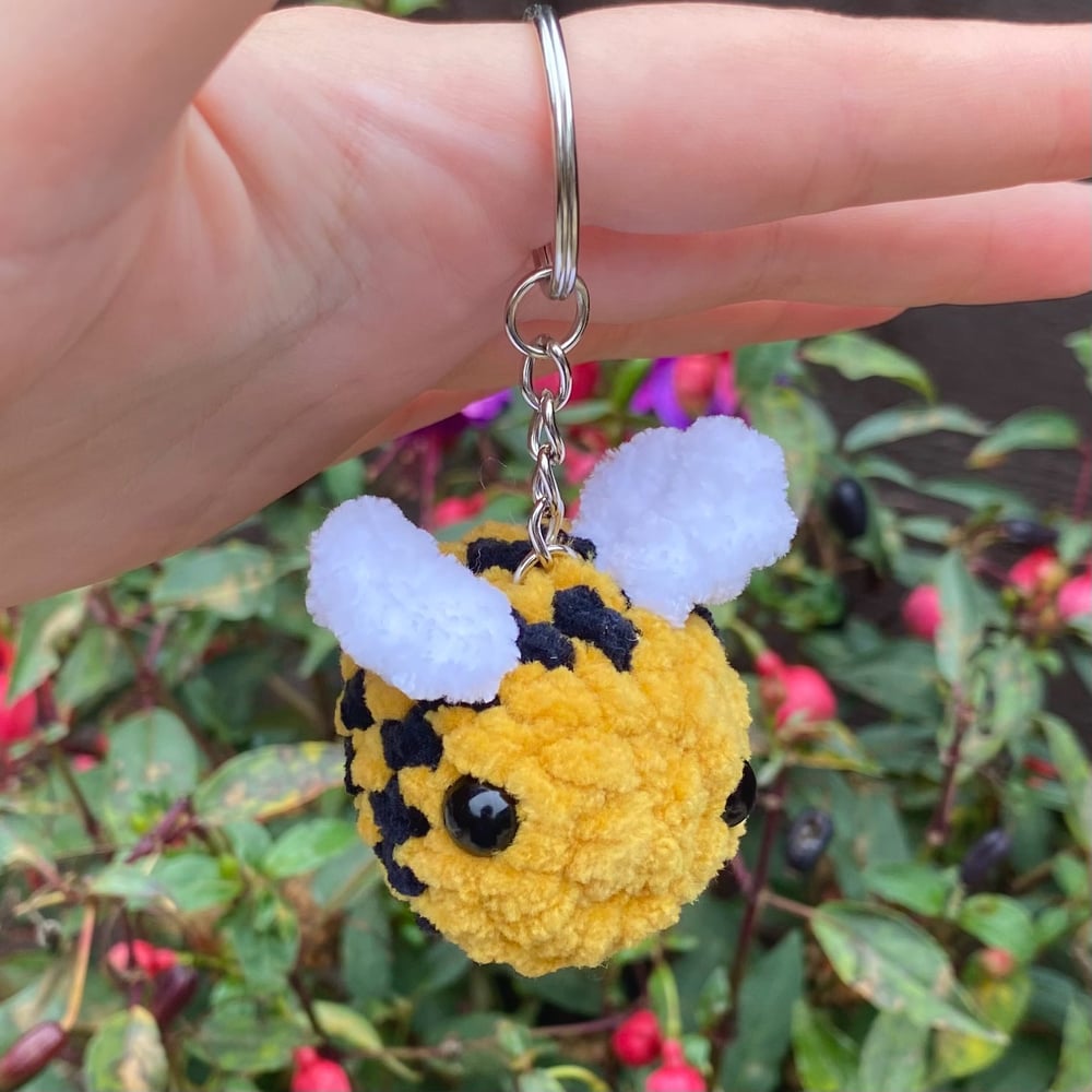 Image of Crochet Baby Bee Keyring 