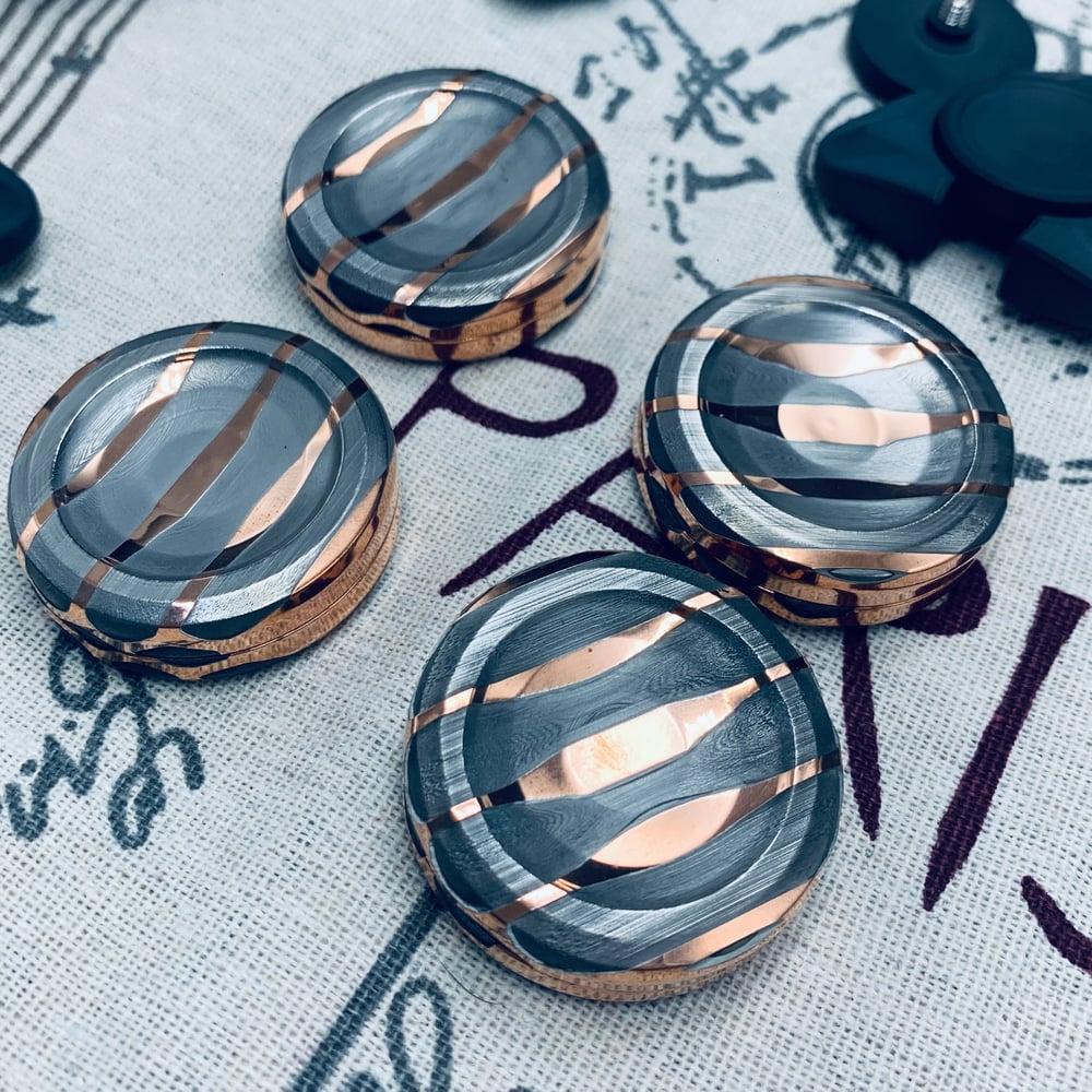 Light Etched Vertical Cut SC Ulte Coin