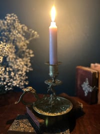 Image 3 of Magnifique bougeoir à main dit « rat de cave », en bronze massif, fin XIXème siècle, signé.