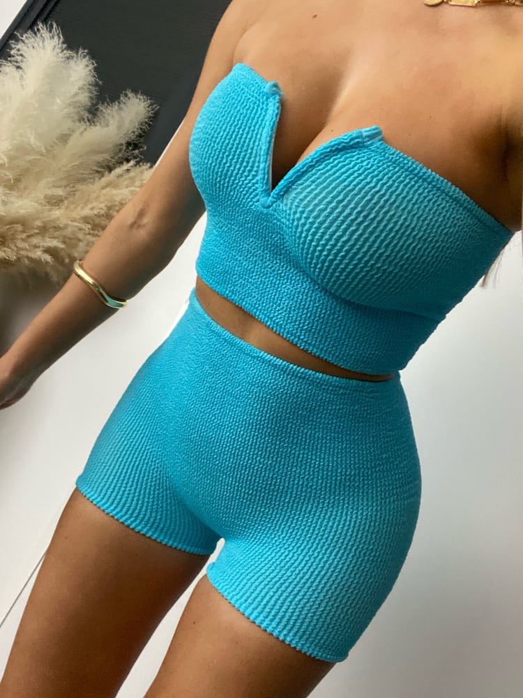 Image of V Wire Boob Tube Crinkle Co-Ord In Neon Blue