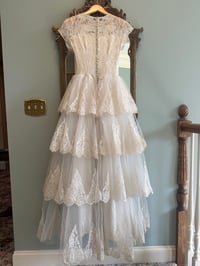 Image 18 of 1950s Tiered Elegance 