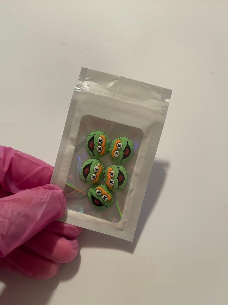 Image of OSCAR CHARMS
