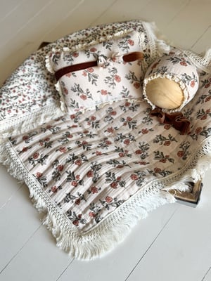 Image of Eleanor set