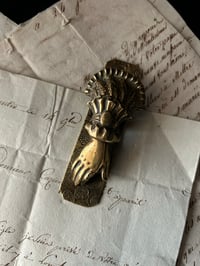 Image 10 of Magnifique petite pince à courrier en laiton ouvragée, époque victorienne, 1850-1890.
