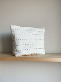 Image 2 of Zipper pouch Blue