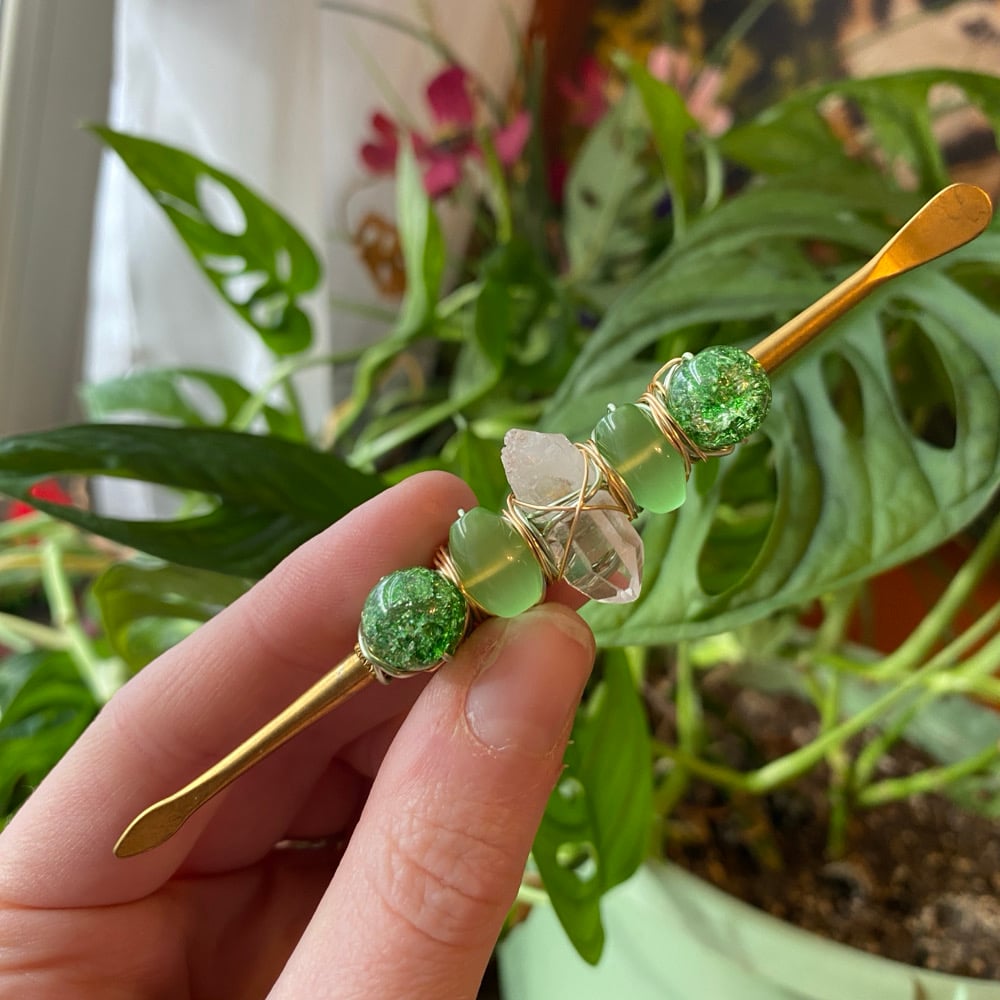 Image of green cat eye dab tool 