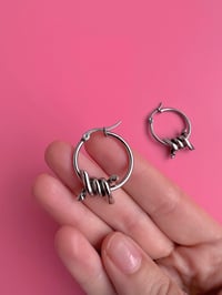 Image 4 of MINI BASIC BARBED WIRE HOOPS 
