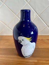 Image 4 of Sulphur-crested Cockatoo Vase