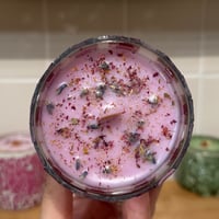 Image 2 of blackberry bay leaf scented candle