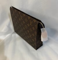 Lou Clutch - Mono/Brown