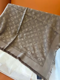 Image 18 of LV15 Scarf