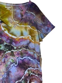 Image 4 of ♻️ UPCYCLED Petite Small 100% Cotton V-Neck Tee in Bold Geode Ice Dye