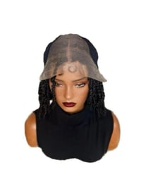 Image 3 of Maui – 12” Pre-Twisted Bob Wig with Natural Lace Parting