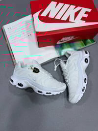 Image 3 of Mens T Trainers 