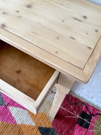 Image 4 of Console en pin 