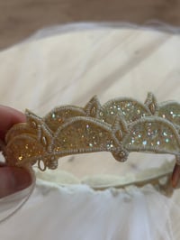 Image 10 of 1950s Tiara & Veil  