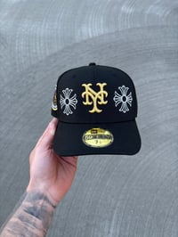 Image 4 of GOLD CHROME BLACK NEW YORK METS CUSTOM FITTED CAP