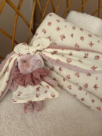 Image 3 of COUVERTURE BONBON ROSE 