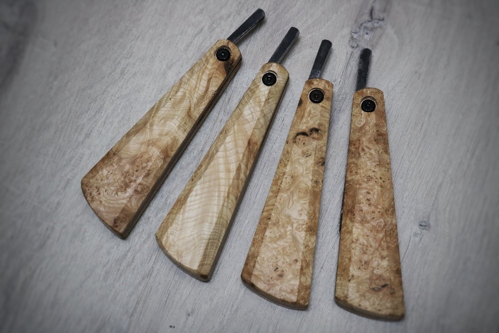 Image of 70mm folding slöjd with ash, yew and laburnum handle