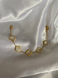 Image 3 of Dainty clover bracelet (gold&white)