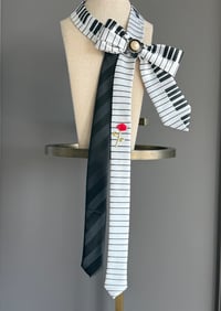 Image 2 of Symphony in Black & White