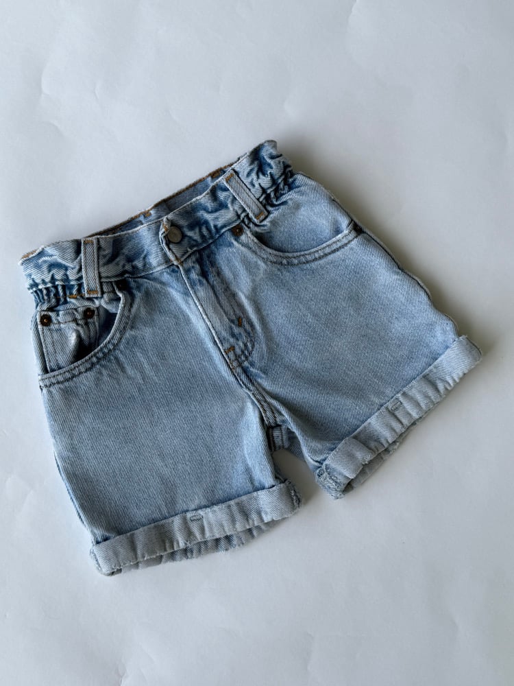 Image of Vintage 566 Levi's Shorts Size 4 Regular