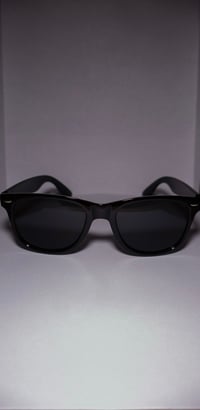 Image 1 of T banz 