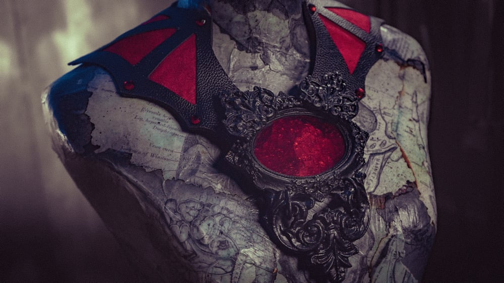 “Nocturnal” Leather Collar