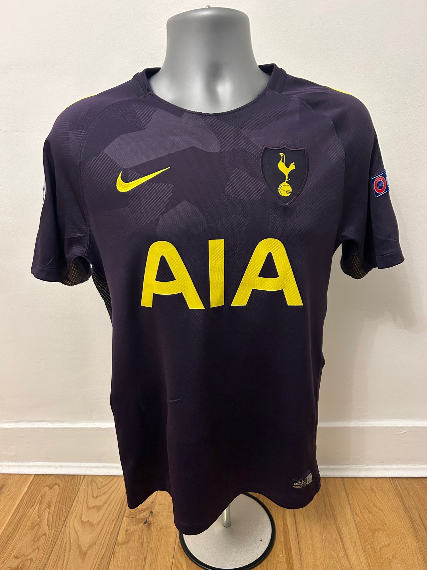 Image of Tottenham Hotspur “DELE 20” 2017/18 Third Shirt + UCL patches (S)