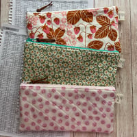 Image 1 of "Happy Friends” Small Quilted Zipper Bag