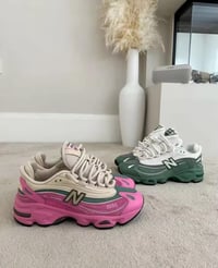 Image 2 of UNISEX RETRO VIBES RUNNERS